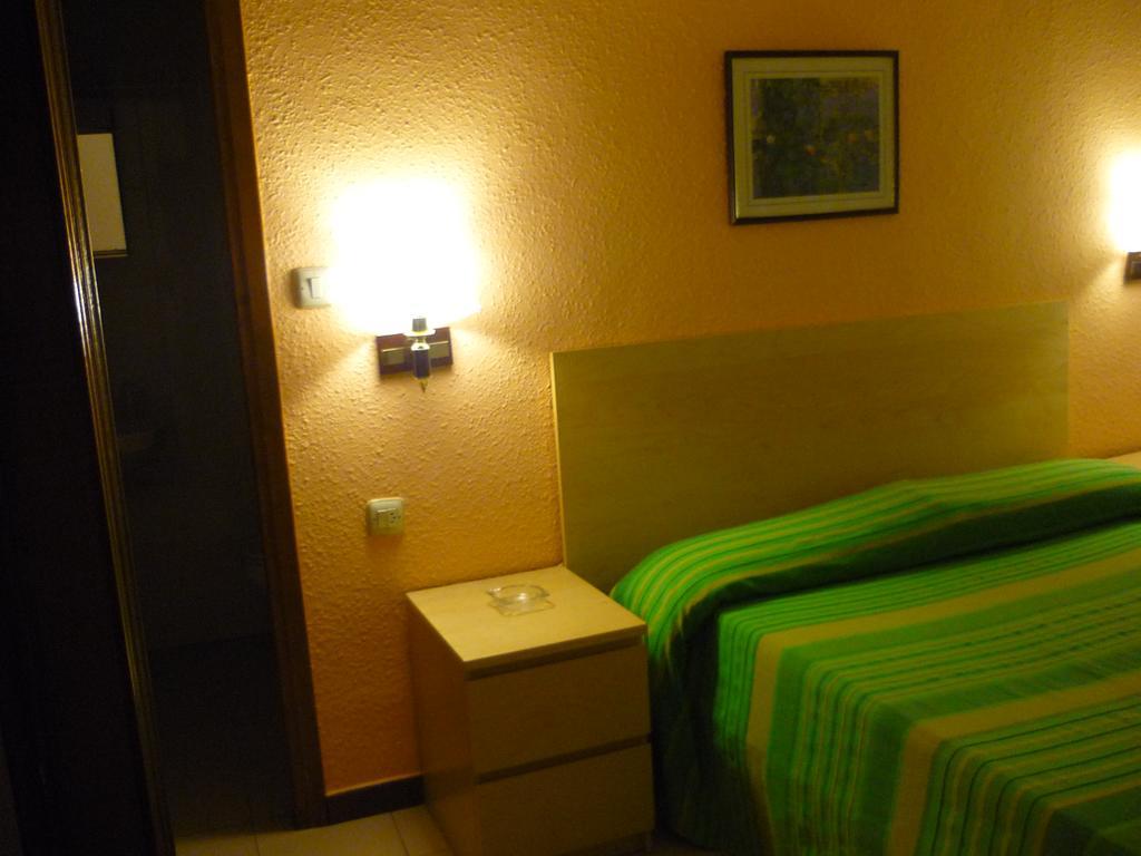 Hostal El Centro ウエスカ 部屋 写真