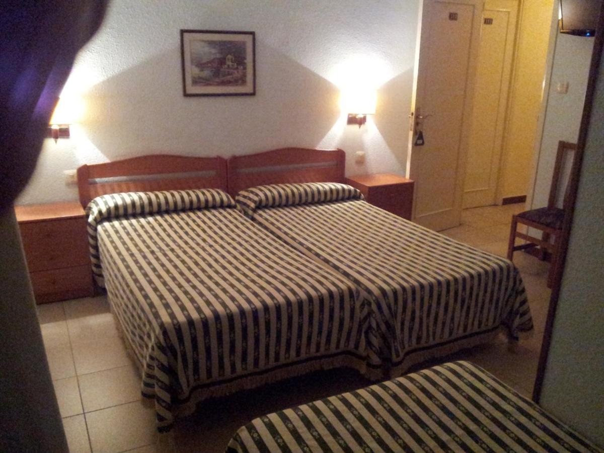 Hostal El Centro ウエスカ エクステリア 写真