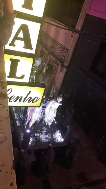 Hostal El Centro ウエスカ エクステリア 写真